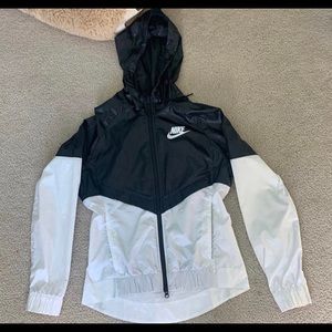 Womens windbreaker raincoat